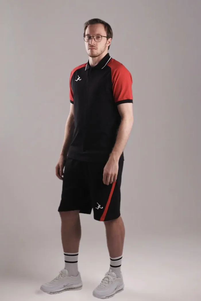 Игровая форма на модели, красный с чёрным — Igoshi Sport
